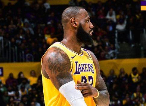 【现场】詹姆斯三双胜76人 拉塞尔不满情绪持续酝酿